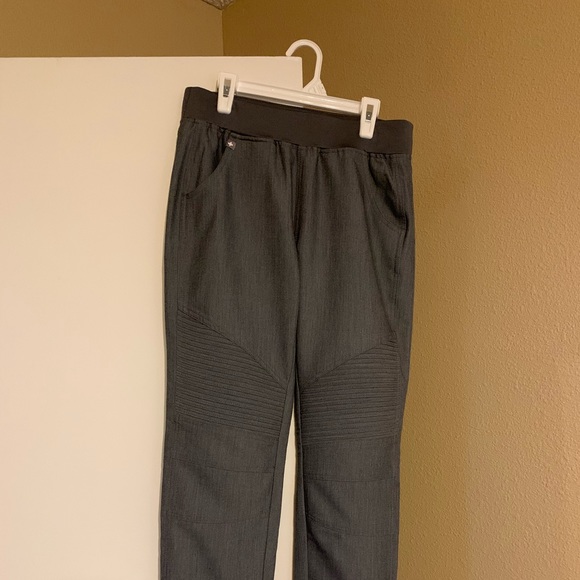 Figs scrubs (not sold online anymore) - Picture 1 of 3